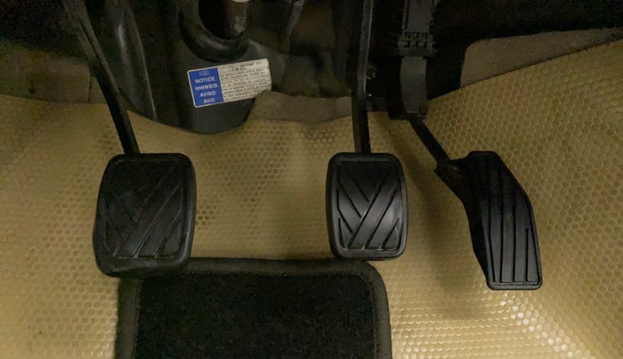 2018 Maruti Dzire ZDI, Diesel, Manual, 71,739 km, Pedals