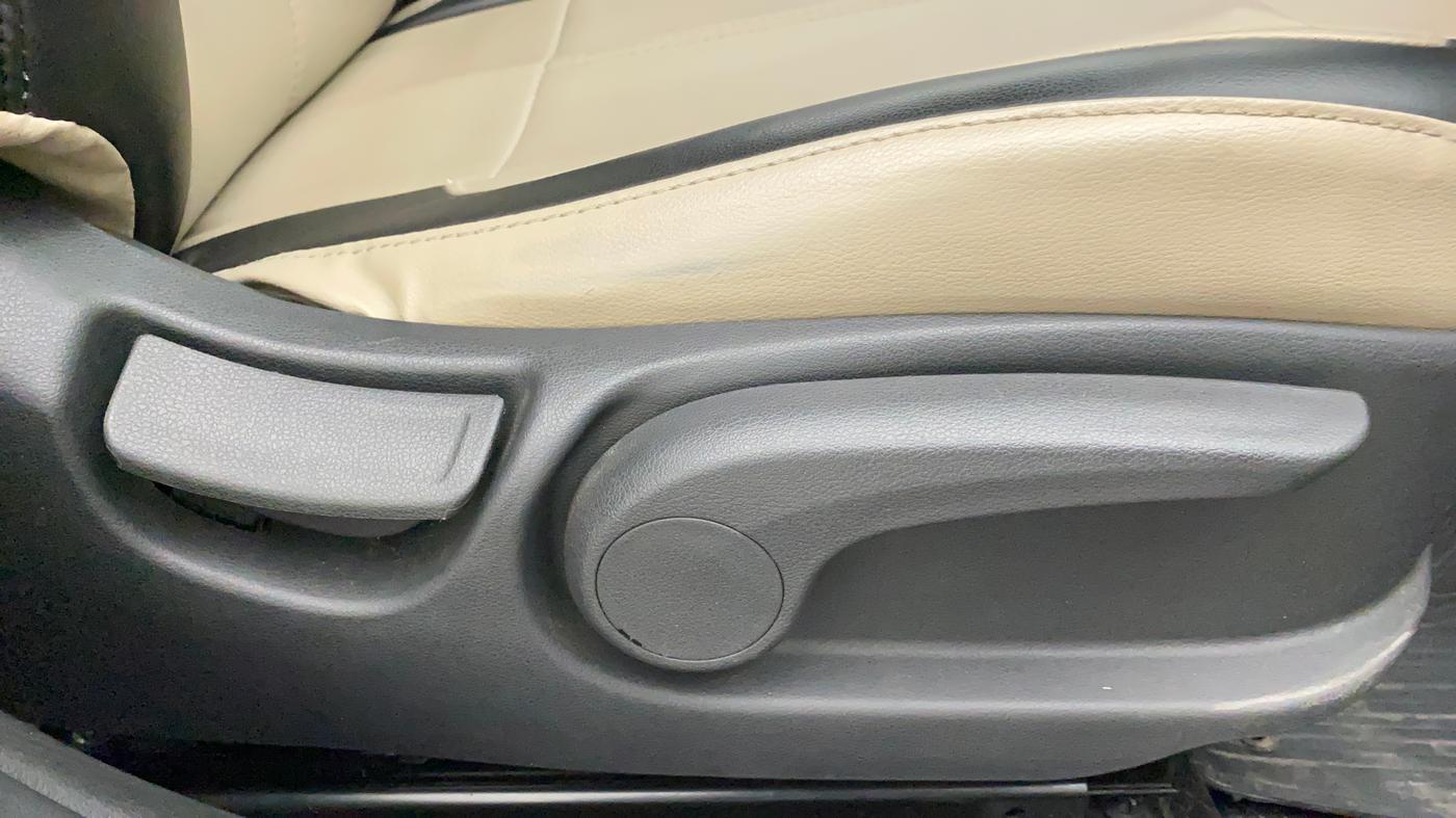 2018 Hyundai Verna 1.6 VTVT SX, Petrol, Manual, 32,248 km, Driver Side Adjustment Panel