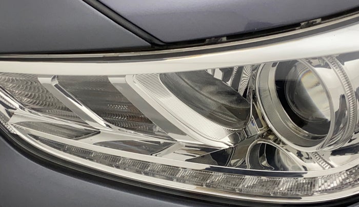 2018 Hyundai Verna 1.6 VTVT SX, Petrol, Manual, 32,248 km, Left headlight - Minor scratches
