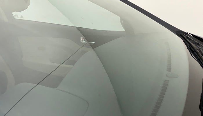 2018 Hyundai Verna 1.6 VTVT SX, Petrol, Manual, 32,248 km, Front windshield - Minor spot on windshield