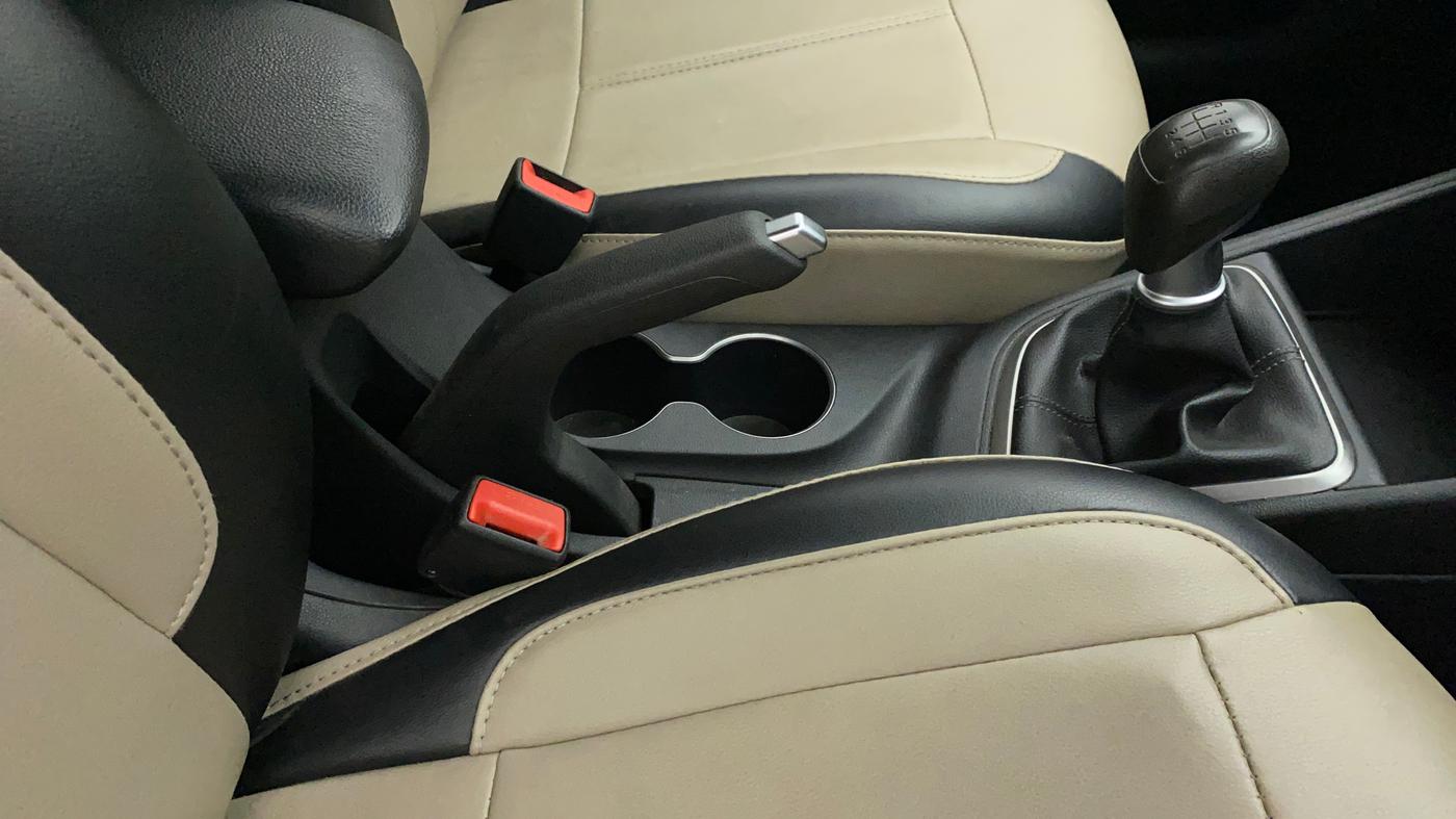 2018 Hyundai Verna 1.6 VTVT SX, Petrol, Manual, 32,248 km, Gear Lever