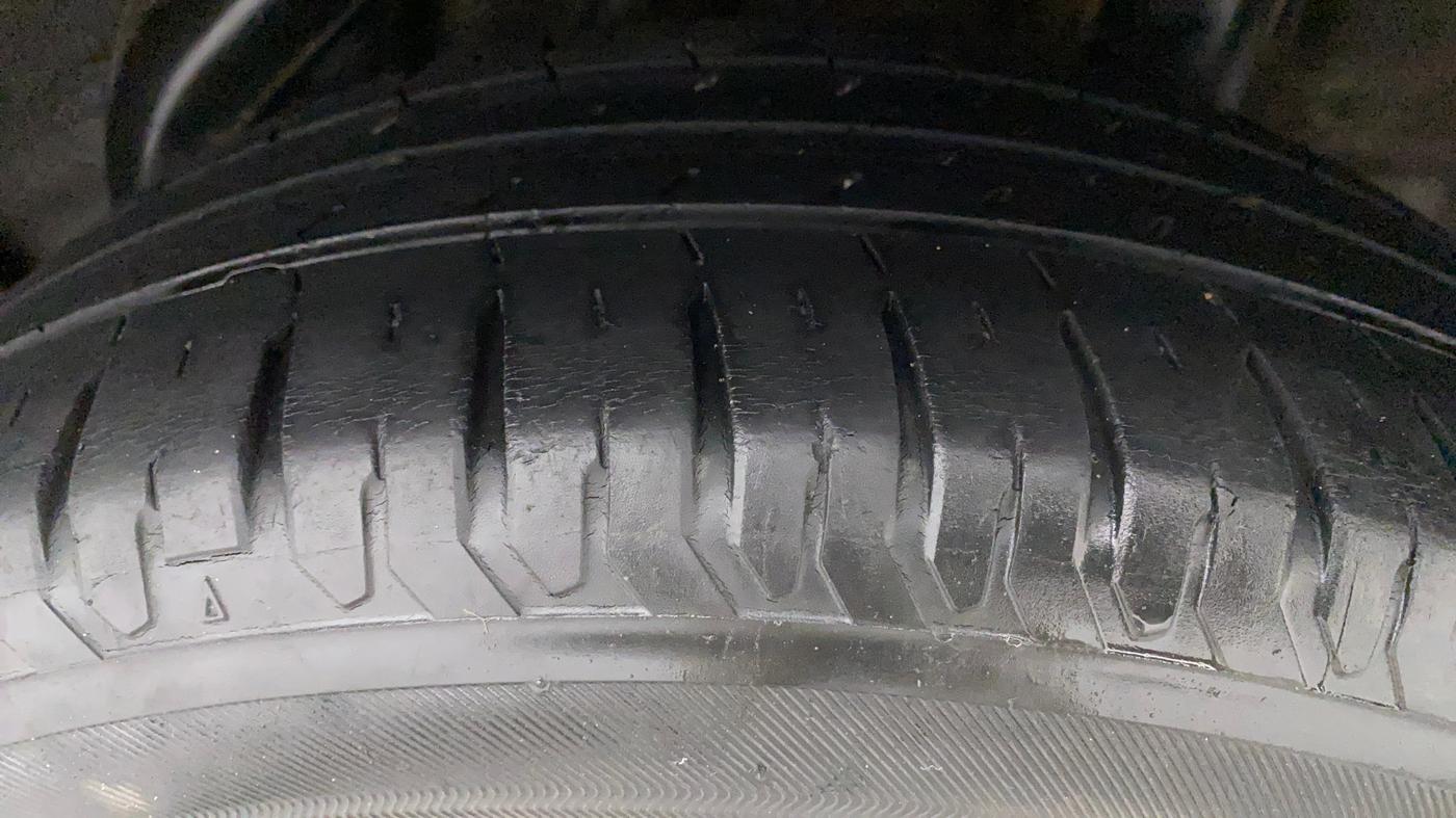2018 Hyundai Verna 1.6 VTVT SX, Petrol, Manual, 32,248 km, Left Rear Tyre Tread