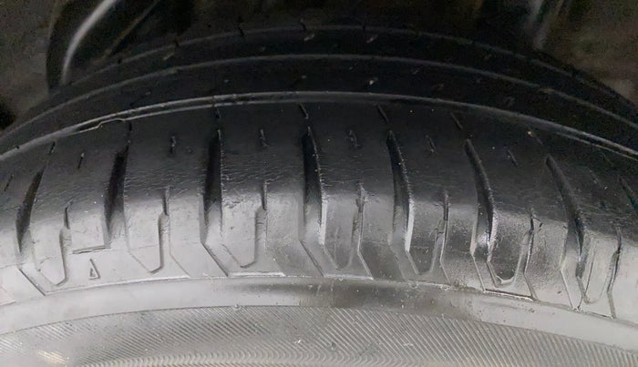 2018 Hyundai Verna 1.6 VTVT SX, Petrol, Manual, 32,248 km, Left Rear Tyre Tread