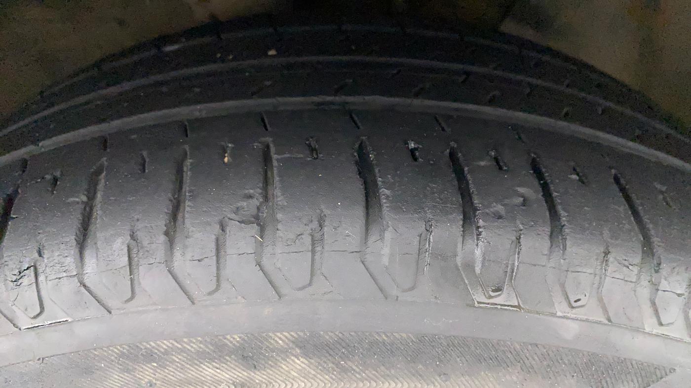 2018 Hyundai Verna 1.6 VTVT SX, Petrol, Manual, 32,248 km, Right Front Tyre Tread