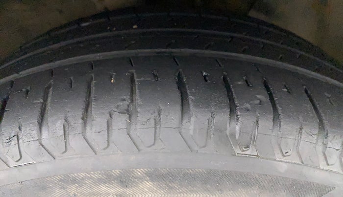 2018 Hyundai Verna 1.6 VTVT SX, Petrol, Manual, 32,248 km, Right Front Tyre Tread