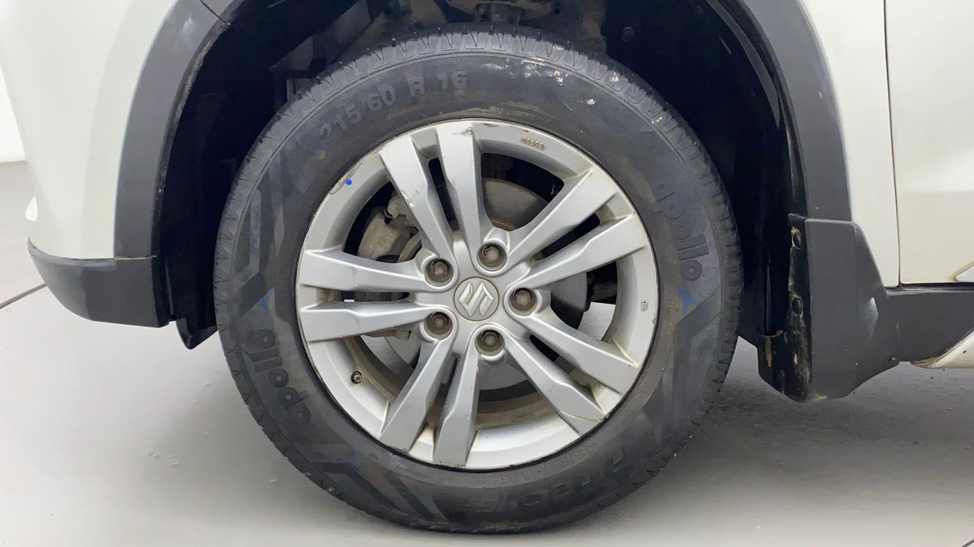 2016 Maruti Vitara Brezza ZDI, Diesel, Manual, 49,918 km, Left Front Wheel