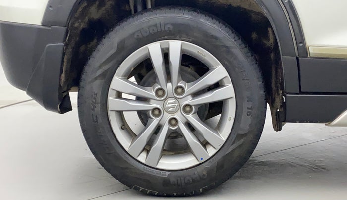 2016 Maruti Vitara Brezza ZDI, Diesel, Manual, 49,918 km, Right Rear Wheel