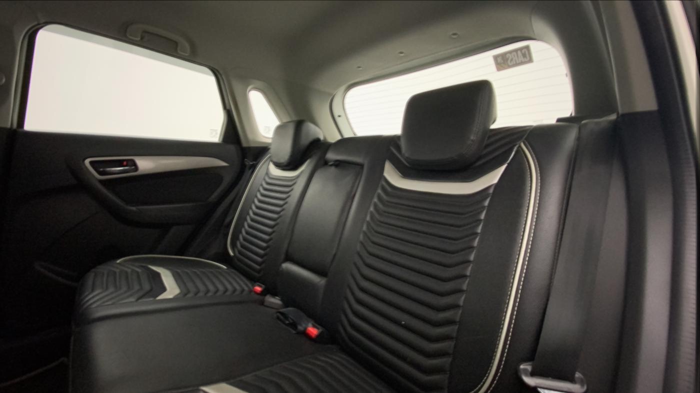 2016 Maruti Vitara Brezza ZDI, Diesel, Manual, 49,918 km, Right Side Rear Door Cabin