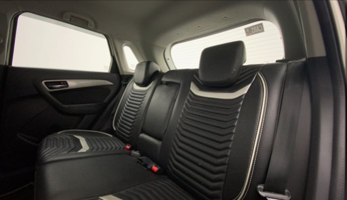 2016 Maruti Vitara Brezza ZDI, Diesel, Manual, 49,918 km, Right Side Rear Door Cabin