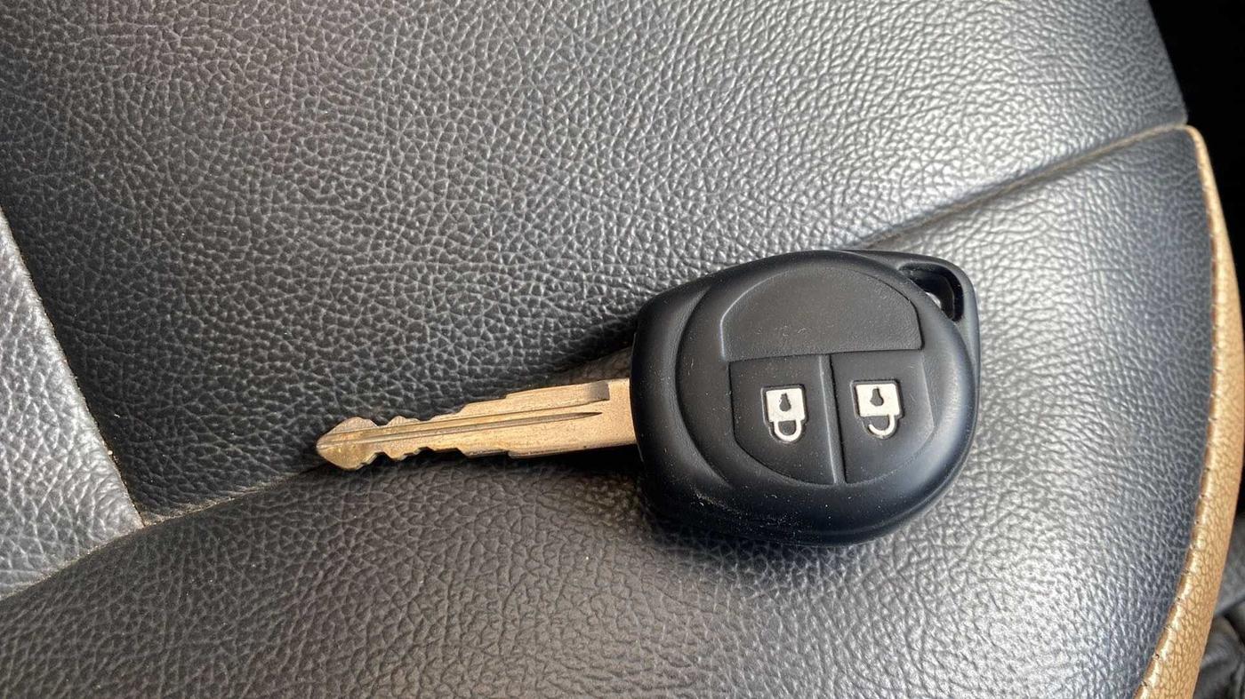2012 Maruti Swift VXI, Petrol, Manual, 28,365 km, Key Close Up