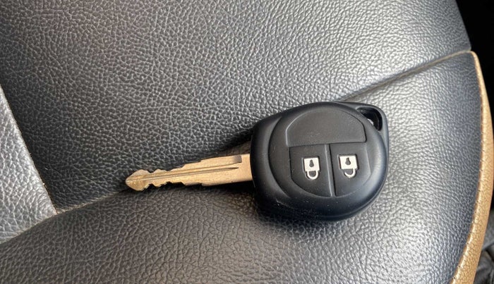 2012 Maruti Swift VXI, Petrol, Manual, 28,365 km, Key Close Up