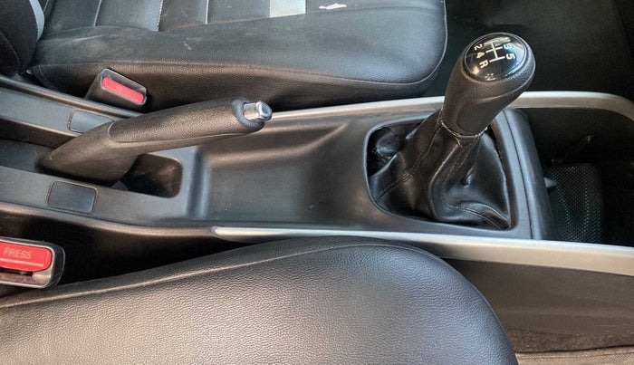 2016 Maruti Baleno ZETA DIESEL 1.3, Diesel, Manual, 63,339 km, Gear Lever