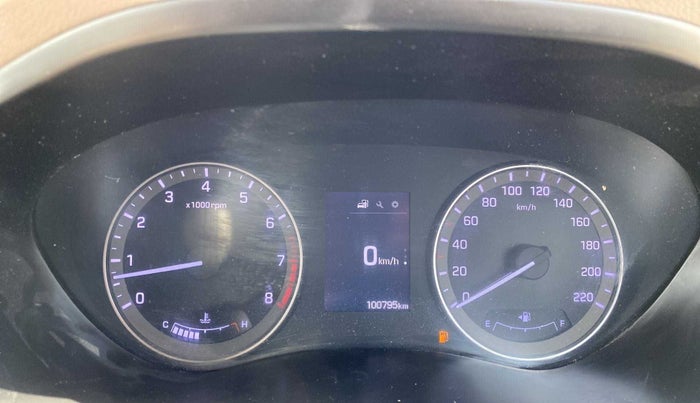 2016 Hyundai Elite i20 ASTA 1.2 (O), CNG, Manual, 1,00,785 km, Odometer Image
