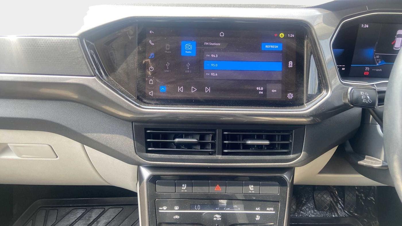 2022 Volkswagen TAIGUN TOPLINE 1.0 TSI MT, Petrol, Manual, 29,068 km, Air Conditioner