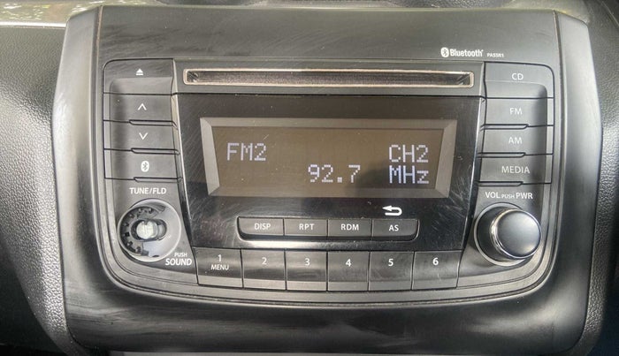 2018 Maruti Swift ZXI AMT, Petrol, Automatic, 61,414 km, Infotainment system - Button has minor damage