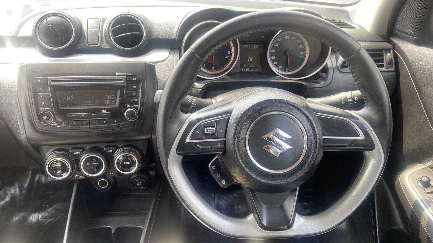 2018 Maruti Swift ZXI AMT, Petrol, Automatic, 61,414 km, Steering Wheel Close Up