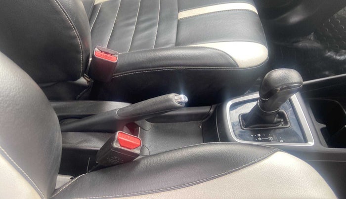 2018 Maruti Swift ZXI AMT, Petrol, Automatic, 61,414 km, Gear Lever