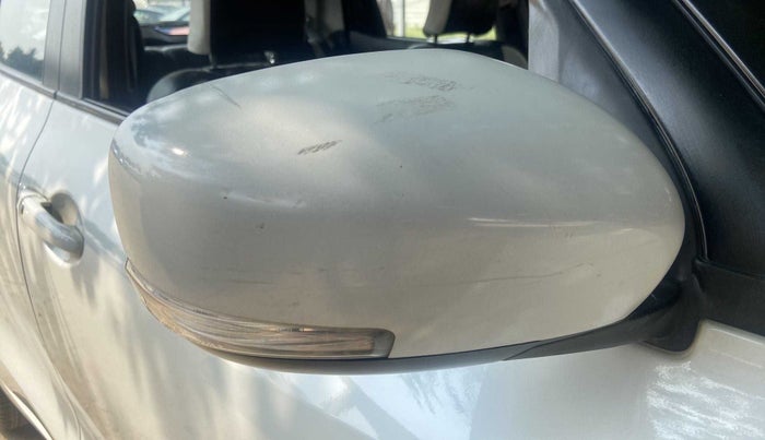 2018 Maruti Swift ZXI AMT, Petrol, Automatic, 61,414 km, Right rear-view mirror - Mirror motor not working