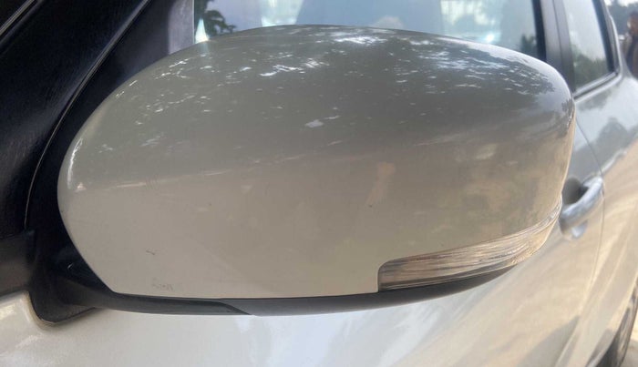 2018 Maruti Swift ZXI AMT, Petrol, Automatic, 61,414 km, Left rear-view mirror - Folding motor not working