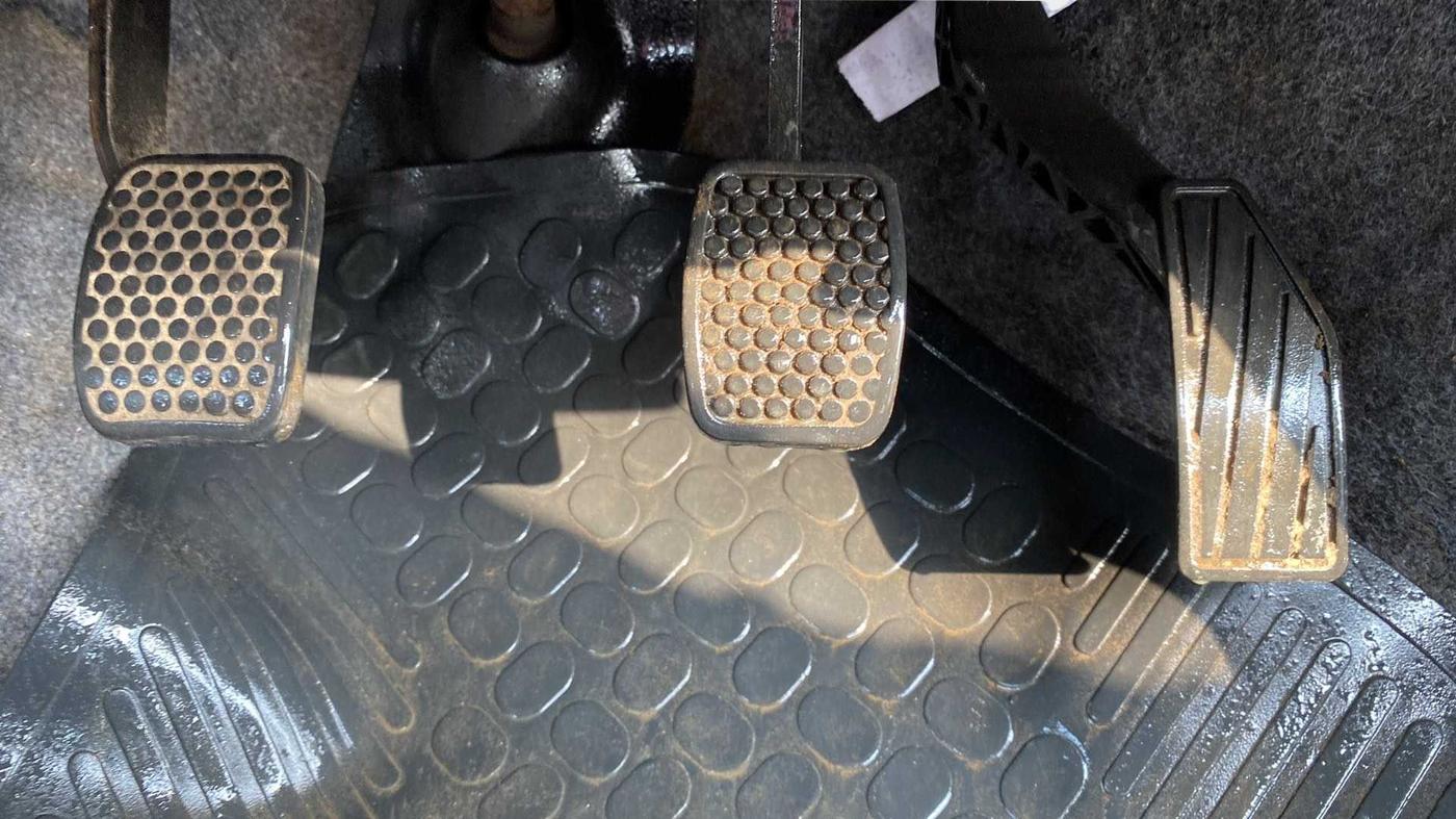 2016 Maruti Alto 800 LXI, Petrol, Manual, 68,991 km, Pedals