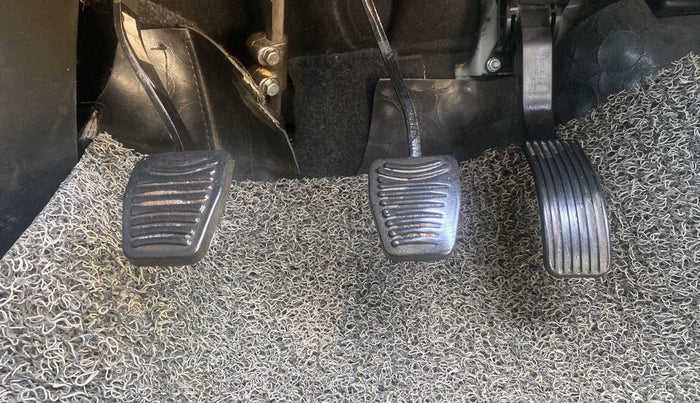 2019 Mahindra XUV500 W7, Diesel, Manual, 48,277 km, Pedals