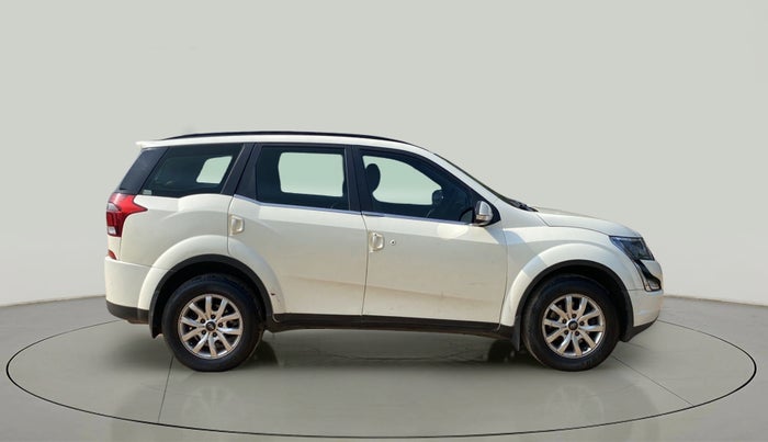 2019 Mahindra XUV500 W7, Diesel, Manual, 48,277 km, Right Side View