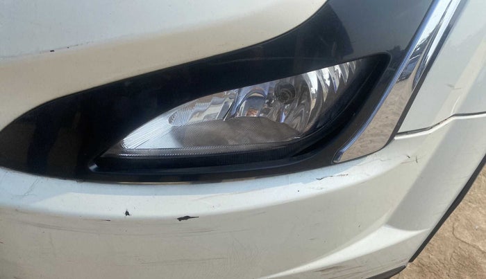 2019 Mahindra XUV500 W7, Diesel, Manual, 48,277 km, Left fog light - Not fixed properly