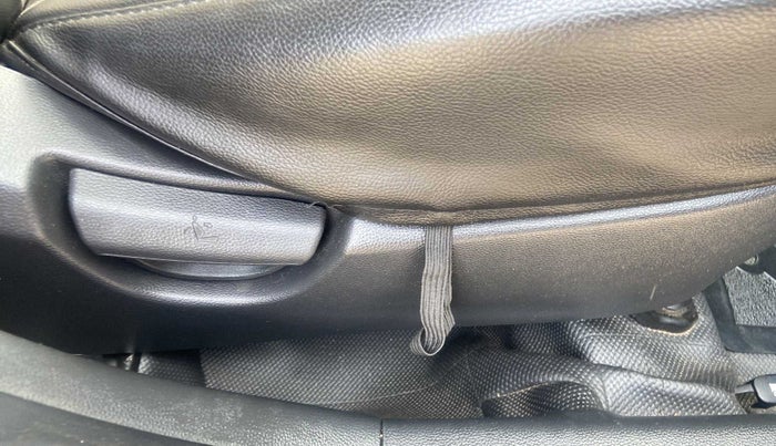 2019 Hyundai Grand i10 MAGNA AT 1.2 KAPPA VTVT, Petrol, Automatic, 18,569 km, Driver Side Adjustment Panel