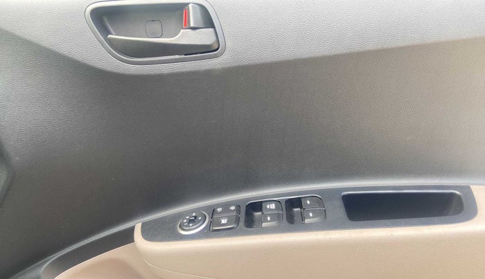 2019 Hyundai Grand i10 MAGNA AT 1.2 KAPPA VTVT, Petrol, Automatic, 18,569 km, Driver Side Door Panels Control