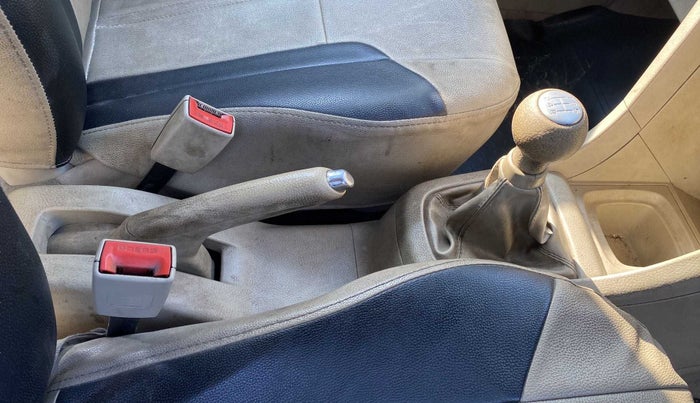 2015 Maruti Swift Dzire VXI, Petrol, Manual, 27,606 km, Gear Lever