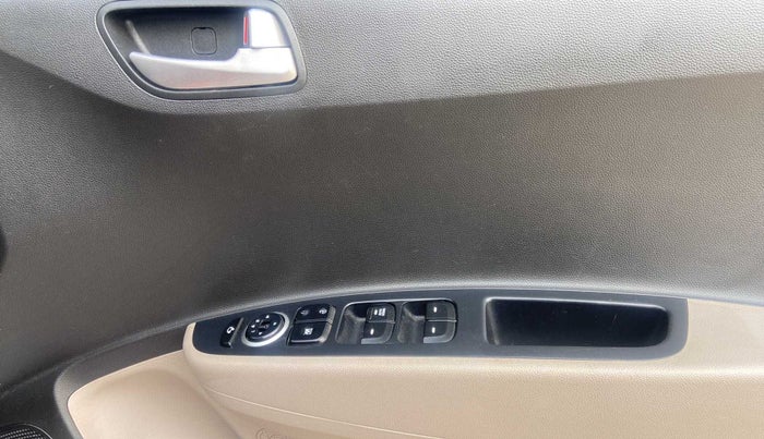 2015 Hyundai Grand i10 ASTA AT 1.2 KAPPA VTVT, Petrol, Automatic, 34,949 km, Driver Side Door Panels Control
