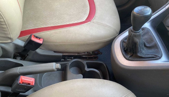 2014 Hyundai i10 SPORTZ 1.1, Petrol, Manual, 43,312 km, Gear Lever