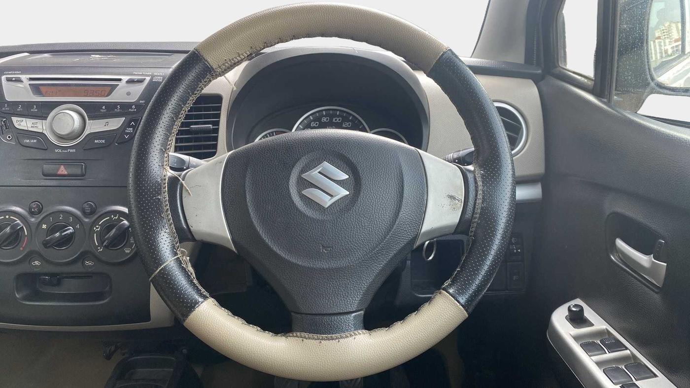 2016 Maruti Wagon R 1.0 VXI, Petrol, Manual, 59,609 km, Steering Wheel Close Up