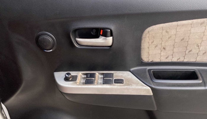 2014 Maruti Wagon R 1.0 VXI, Petrol, Manual, 87,408 km, Driver Side Door Panels Control
