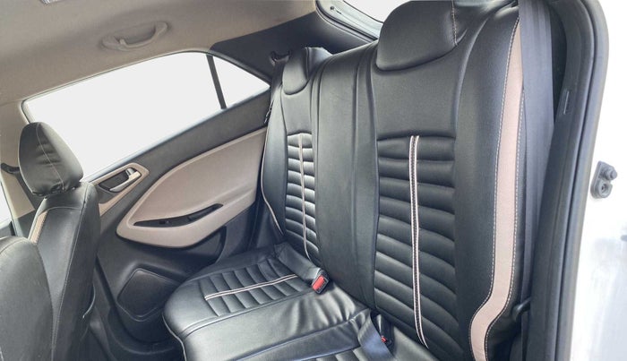 2019 Hyundai Elite i20 SPORTZ PLUS 1.2, Petrol, Manual, 47,265 km, Right Side Rear Door Cabin