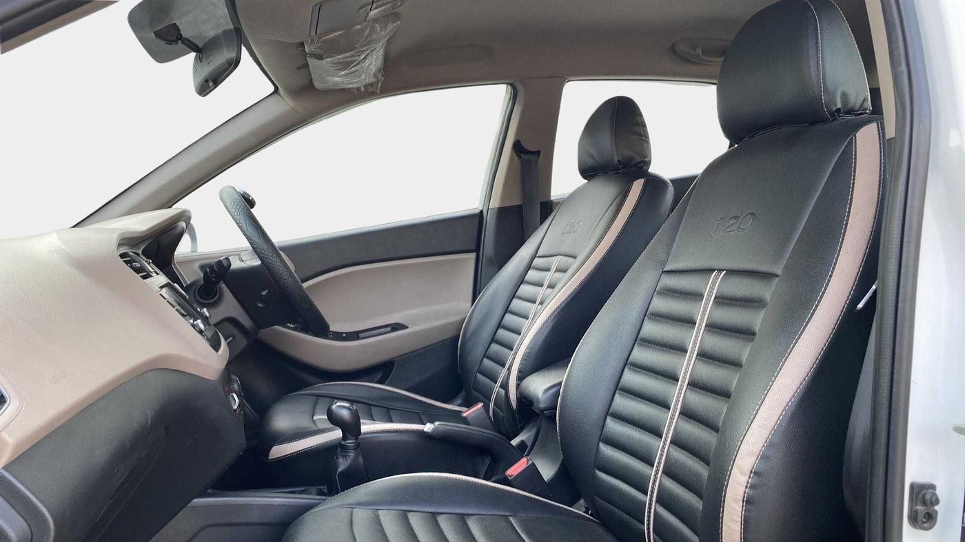 2019 Hyundai Elite i20 SPORTZ PLUS 1.2, Petrol, Manual, 47,265 km, Right Side Front Door Cabin