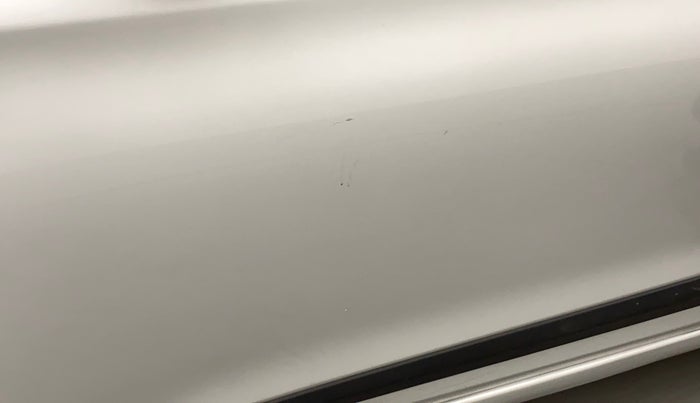 2016 Hyundai Elite i20 ASTA 1.2 (O), Petrol, Manual, 49,629 km, Front passenger door - Minor scratches
