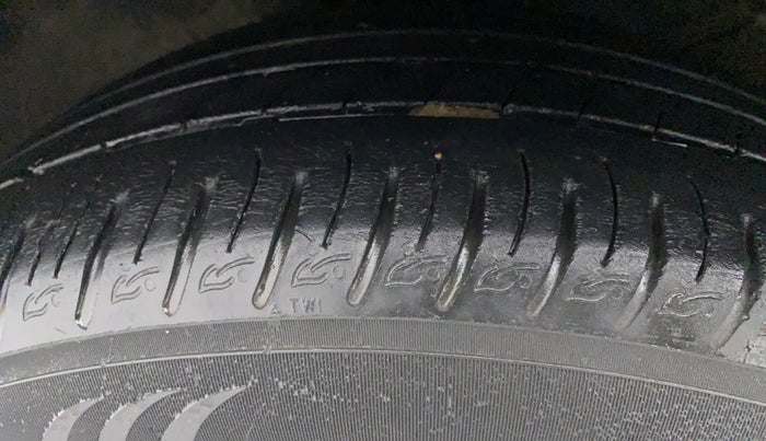 2020 KIA SONET GTX PLUS 1.0 IMT, Petrol, Manual, 29,402 km, Left Front Tyre Tread