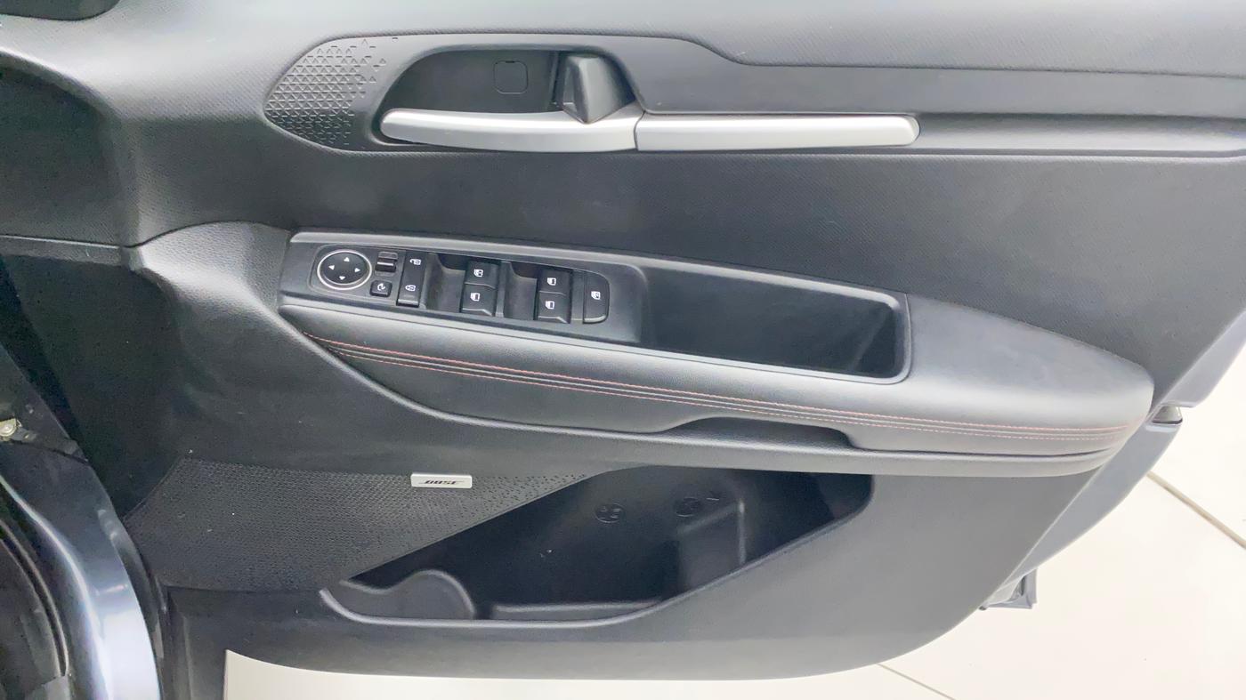 2020 KIA SONET GTX PLUS 1.0 IMT, Petrol, Manual, 29,402 km, Driver Side Door Panels Control