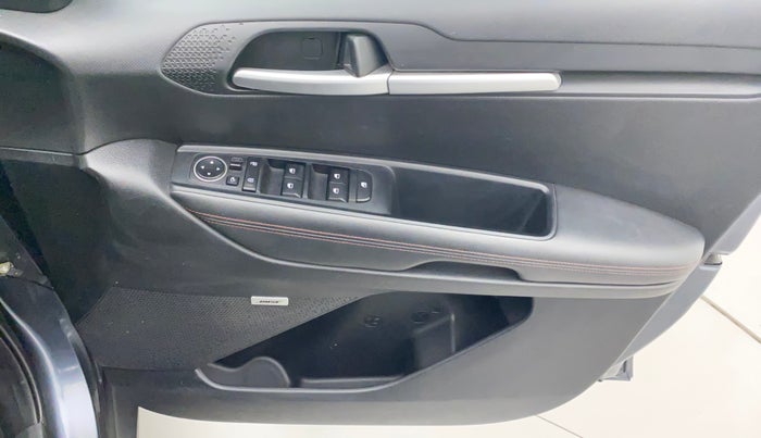 2020 KIA SONET GTX PLUS 1.0 IMT, Petrol, Manual, 29,402 km, Driver Side Door Panels Control