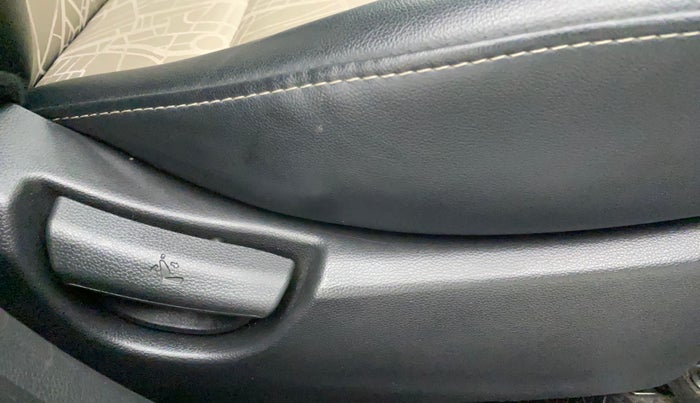 2019 Hyundai Grand i10 SPORTZ 1.2 KAPPA VTVT, Petrol, Manual, 41,790 km, Driver Side Adjustment Panel