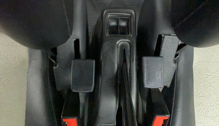 2018 Maruti Eeco 5 STR WITH A/C+HTR, Petrol, Manual, 18,114 km, Driver Side Adjustment Panel