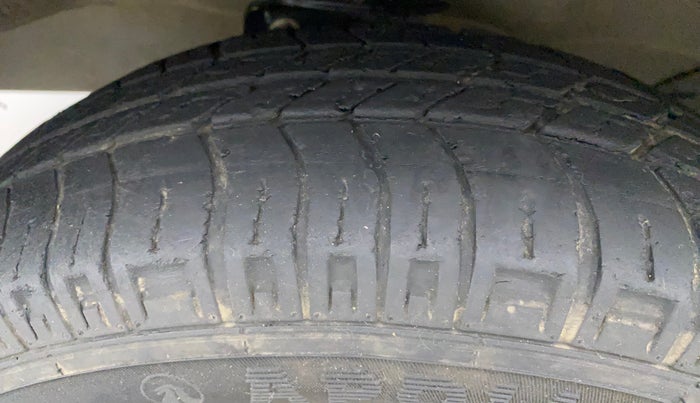 2018 Maruti Eeco 5 STR WITH A/C+HTR, Petrol, Manual, 18,114 km, Left Front Tyre Tread