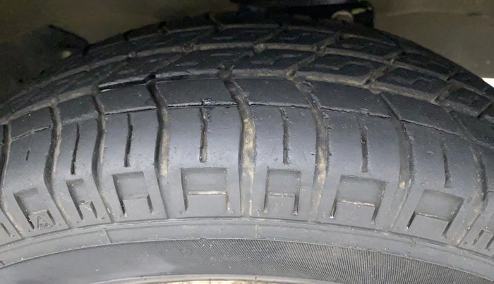 2018 Maruti Eeco 5 STR WITH A/C+HTR, Petrol, Manual, 18,114 km, Right Front Tyre Tread