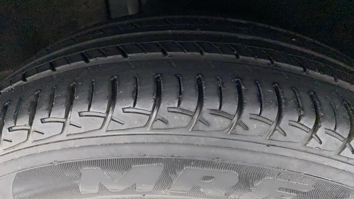 2016 Maruti Baleno DELTA PETROL 1.2, Petrol, Manual, 70,797 km, Right Rear Tyre Tread