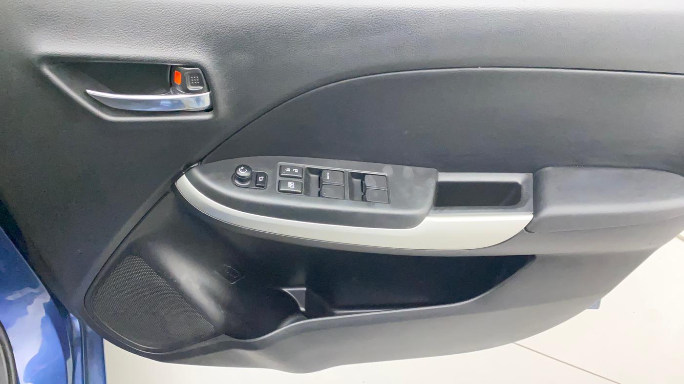 2016 Maruti Baleno DELTA PETROL 1.2, Petrol, Manual, 70,797 km, Driver Side Door Panels Control