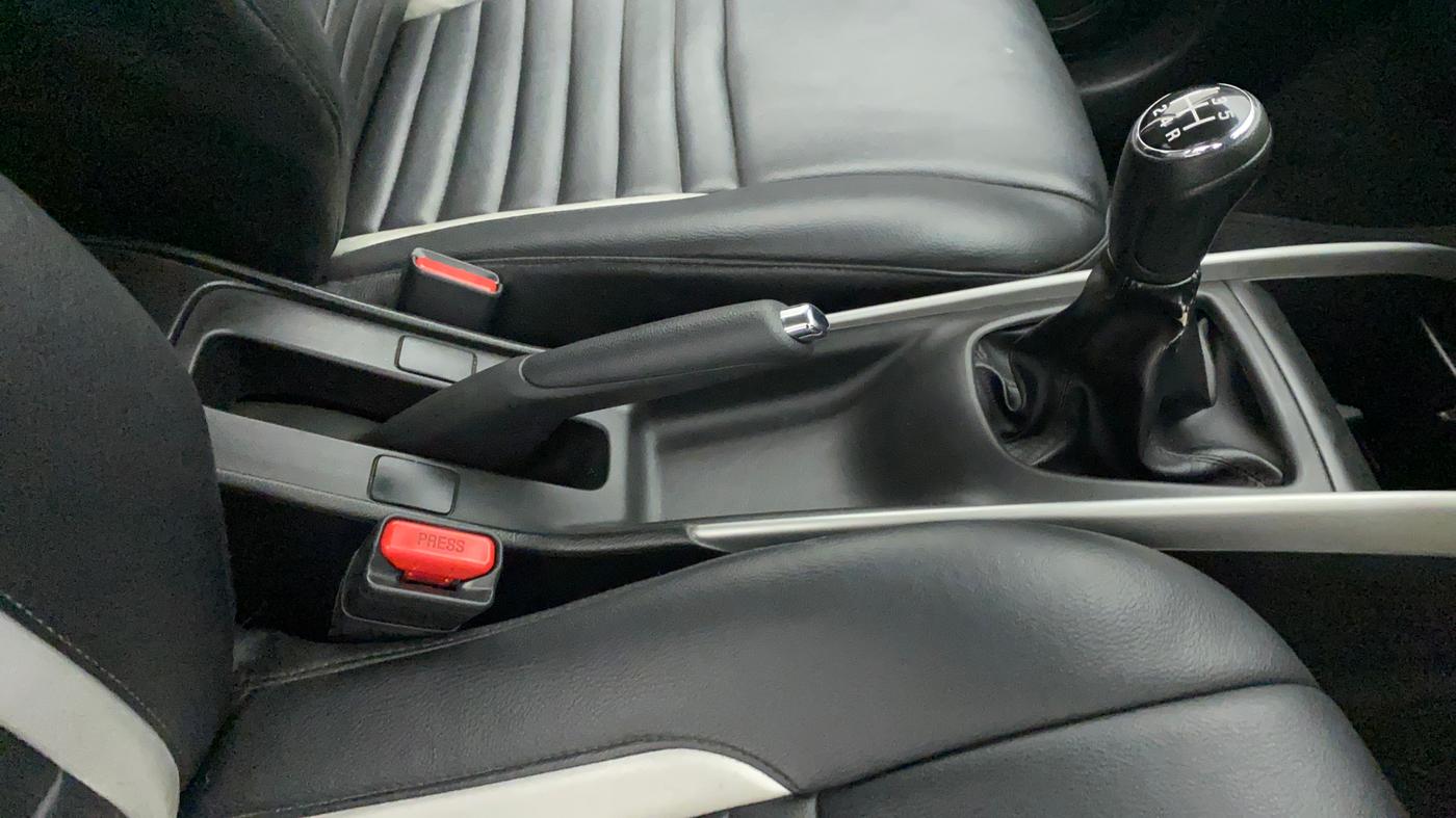 2016 Maruti Baleno DELTA PETROL 1.2, Petrol, Manual, 70,797 km, Gear Lever