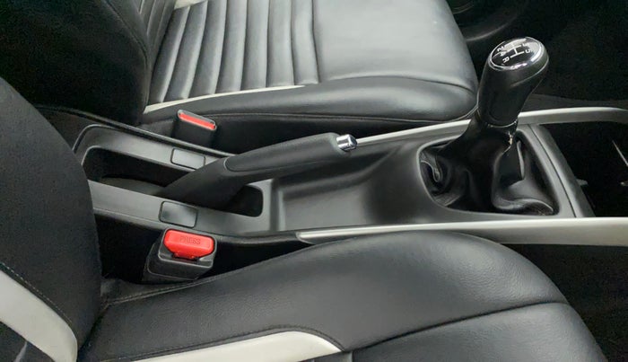 2016 Maruti Baleno DELTA PETROL 1.2, Petrol, Manual, 70,797 km, Gear Lever