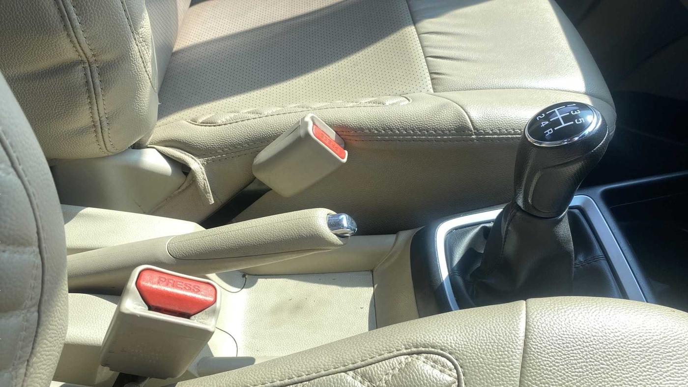 2019 Maruti Dzire VXI, Petrol, Manual, 42,188 km, Gear Lever