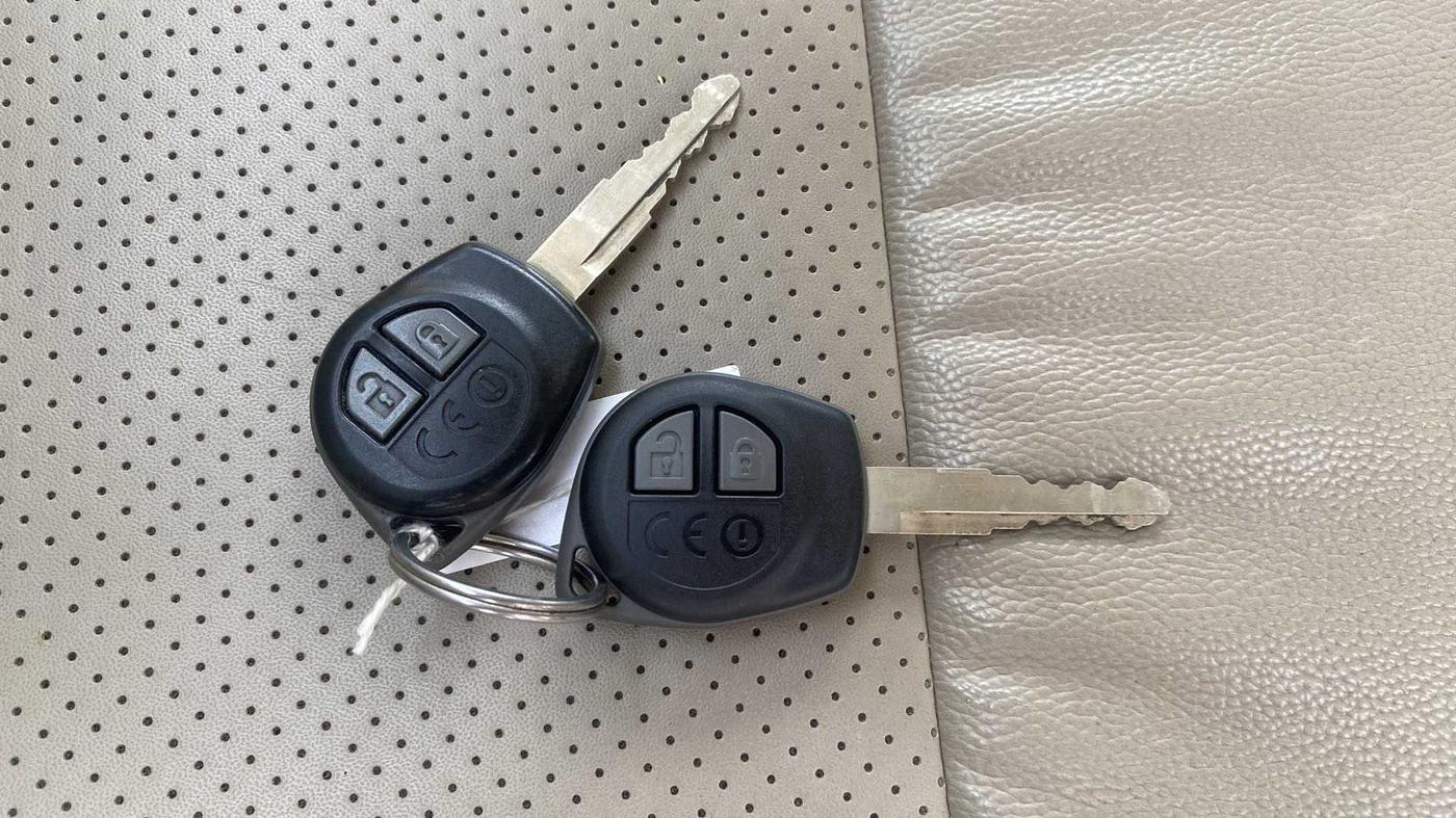 2019 Maruti Dzire VXI, Petrol, Manual, 42,188 km, Key Close Up